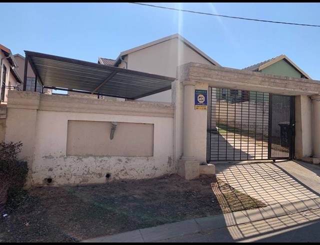 3 BEDROOM HOUSE FOR SALE IN FLEURHOF